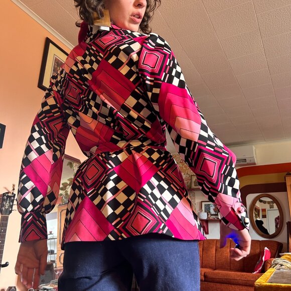 1970s DISCO handmade geometric print hot pink and black zip up belted blazer! - Picture 7 of 14